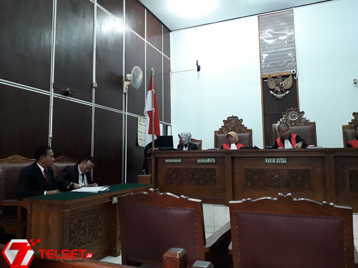 Berkas Belum Lengkap, Sidang Facebook Ditunda Tahun Depan