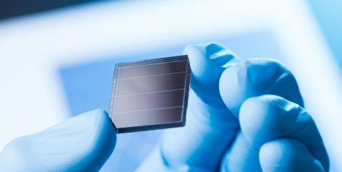 Ilmuwan Inggris Kembangkan Panel Surya untuk Pakaian, Tujuannya?