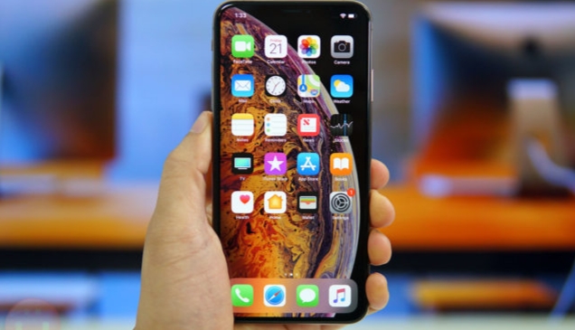 Apple Pertahankan Notch di iPhone sampai 2020?