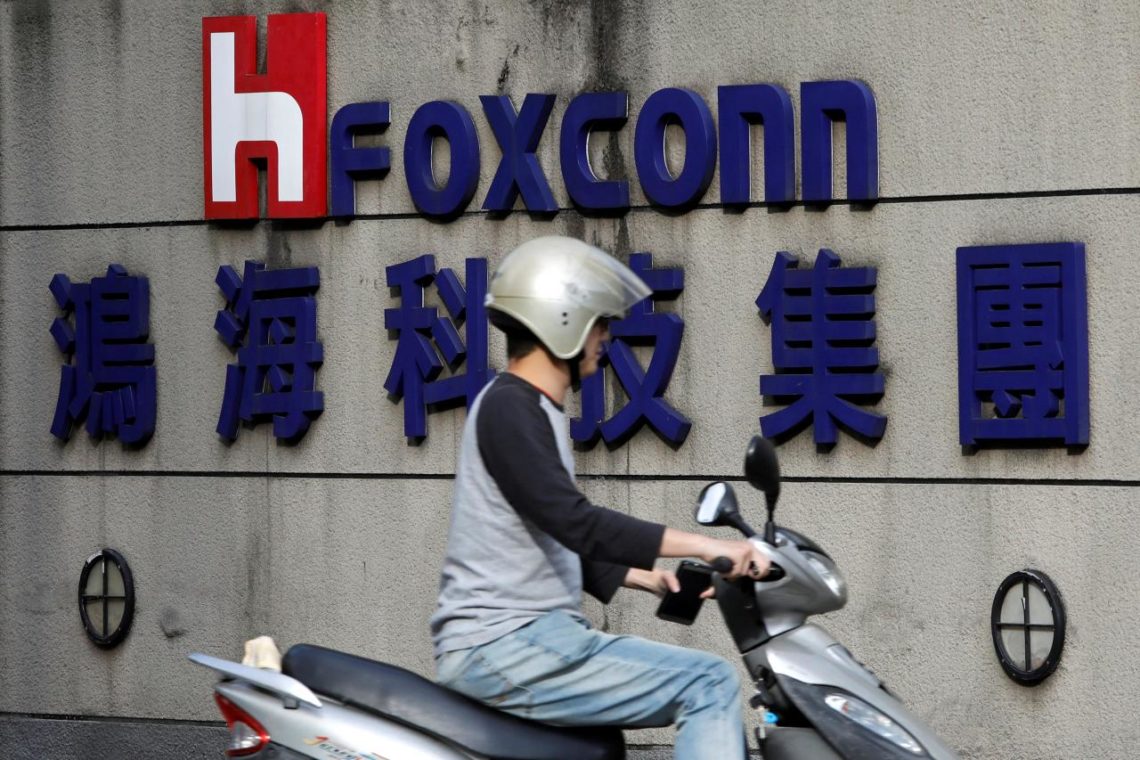 Pemasukan Foxconn Anjlok, Gara-gara iPhone?