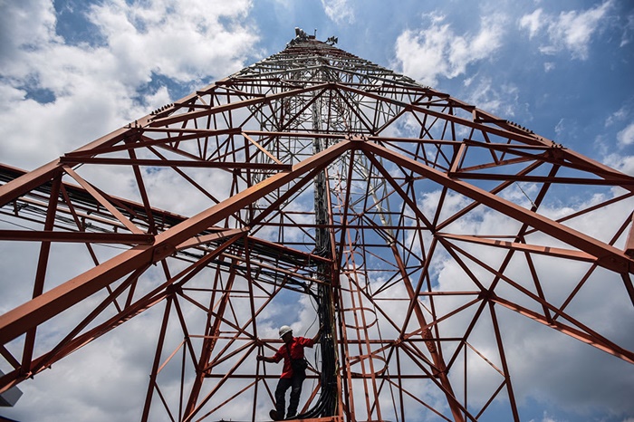 Kominfo Tata Ulang Frekuensi Telkomsel dan Indosat