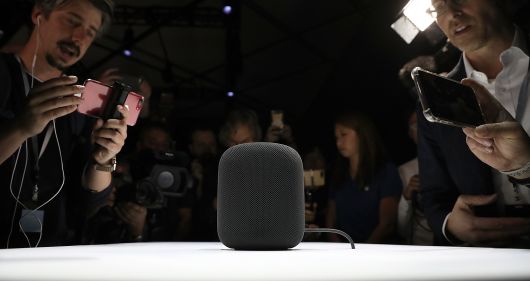 Apple Berjuang Rebut Pasar Amazon Echo dan Google Home