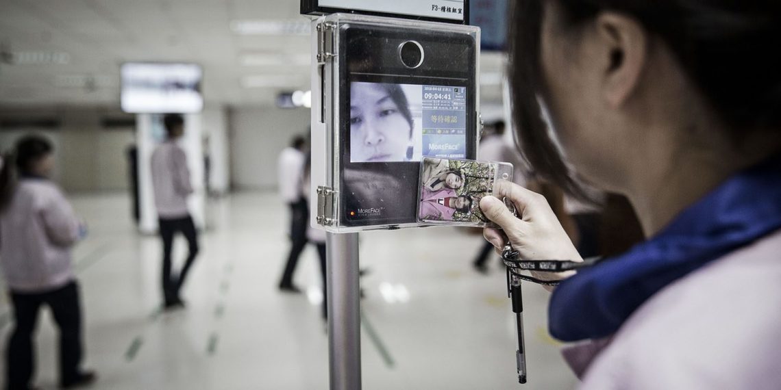 Gaji Karyawan Foxconn Turun Gara-gara iPhone?