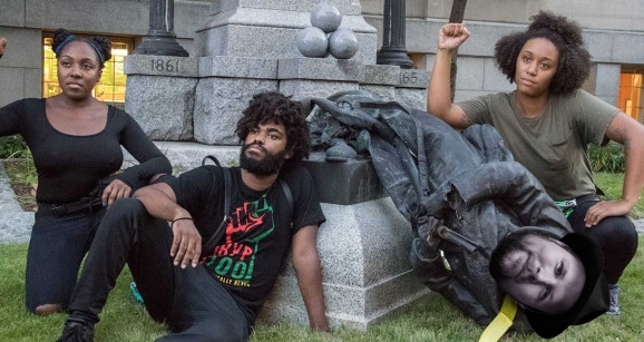 Microsoft Hilangkan Nama Markus “Notch” Persson dari Minecraft