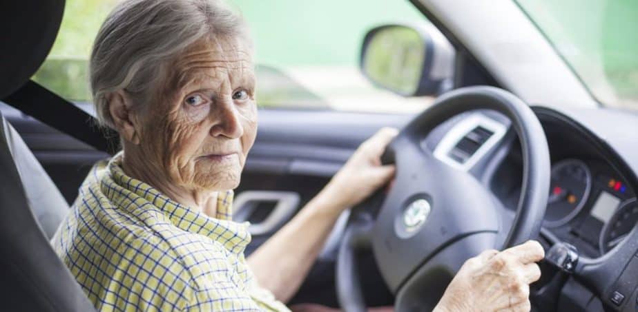 Ilmuwan Bikin Video Game untuk Latih Lansia Mengemudi