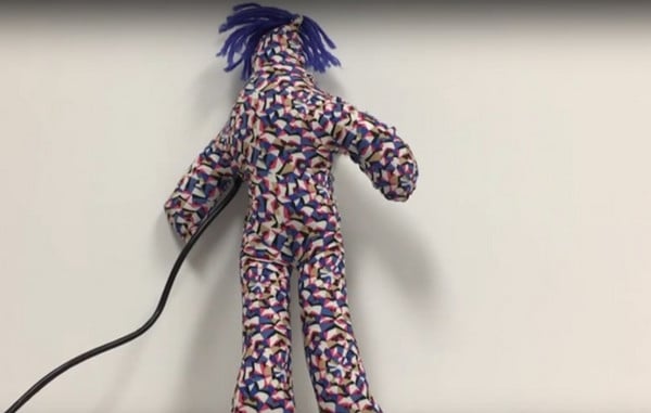 Stress? “Robot Pelampiasan” Ini Siap Dibanting dan Dipukul