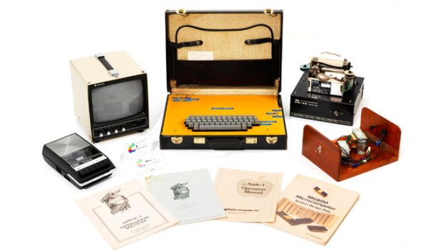 Paket Komputer Kuno Apple-1 Dilelang Rp 8,6 Miliar