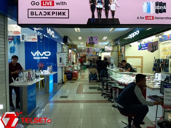 Konsumen Takut Beli Ponsel Huawei, Penjualan Turun 40%