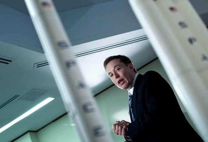 SpaceX akan Bangun Jaringan Internet di Mars