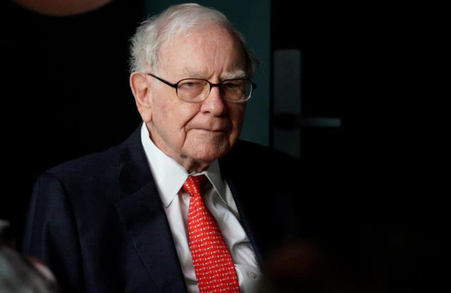 Pria Ini Rela Bayar Rp 65 Miliar demi Makan Siang Bareng Warren Buffett