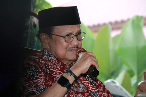 Telkomsel: Habibie Tokoh Teknologi GSM di Indonesia