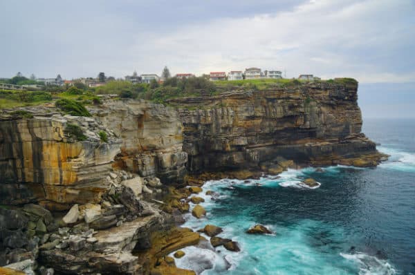 Gara-gara Foto Selfie, Turis Tewas Jatuh dari Tebing