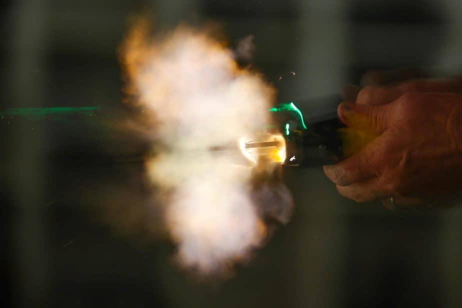 Polisi Pakai “Senjata Spider-Man” untuk Tangkap Penjahat