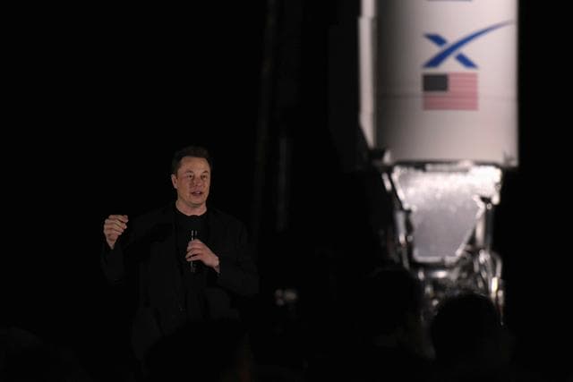 Elon Musk Pamer Roket Baru untuk Piknik ke Mars
