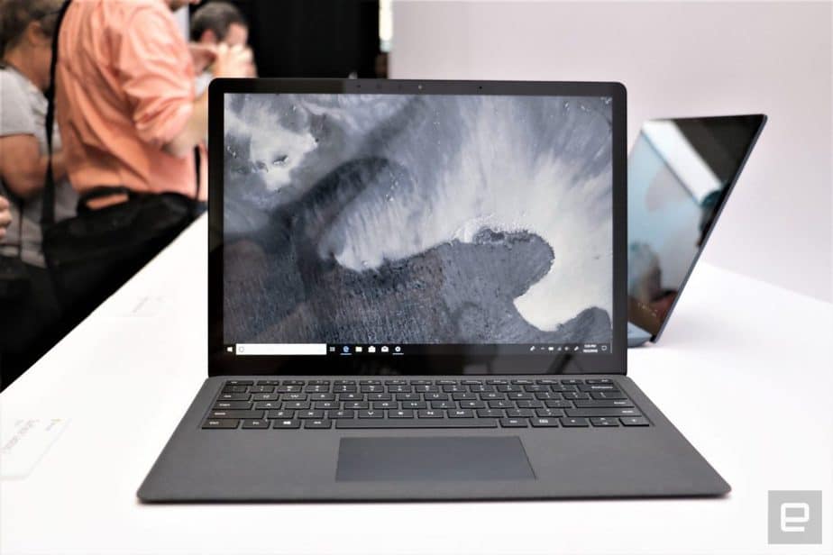 Surface Laptop 3 dalam Perjalanan, Bawa Layar 15 inci