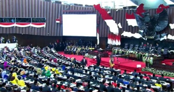 DPR RI Baru Harus Kritisi Kebijakan Pemblokiran Internet