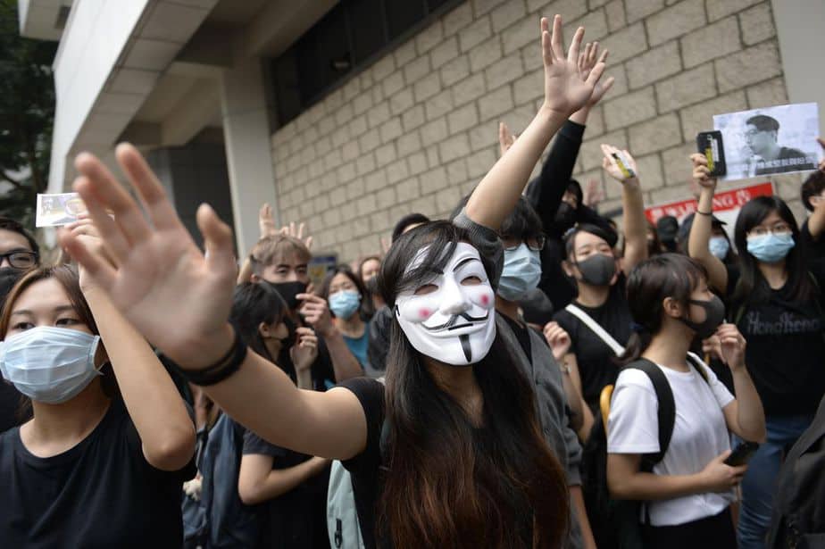 Tim Cook Bertemu Regulator China Bahas Aplikasi Demonstrasi Hong Kong