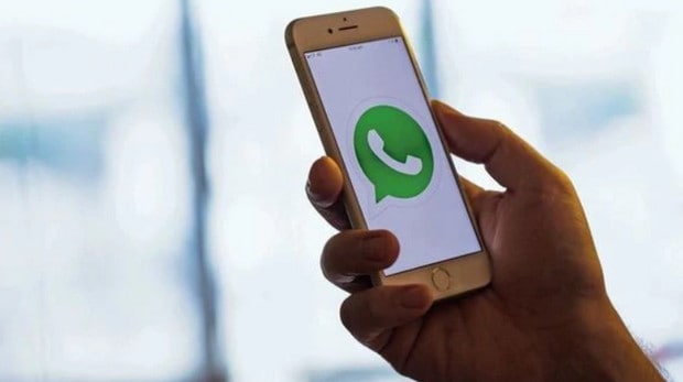 WhatsApp untuk iOS Fitur tunggu panggilan