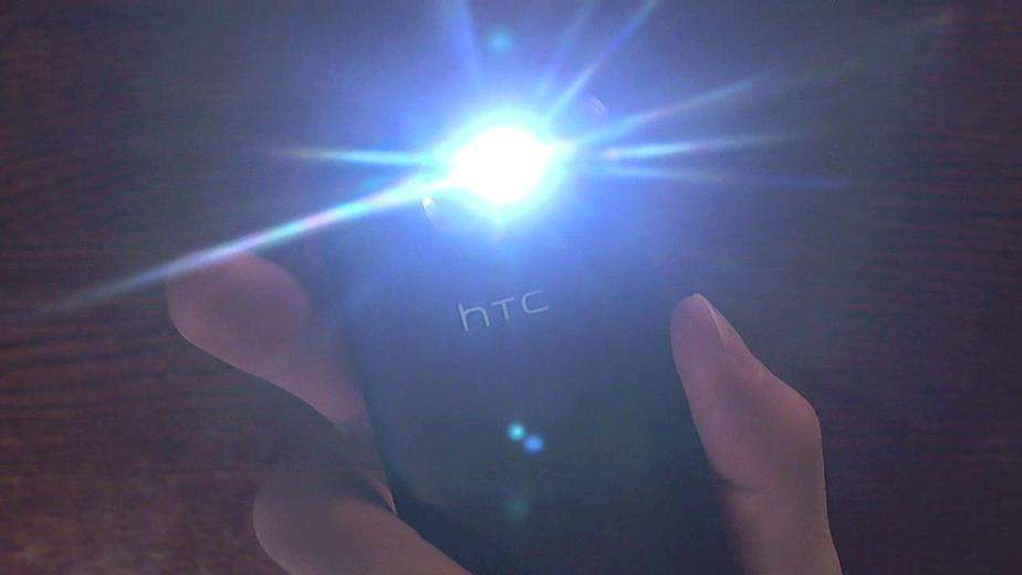 Senter di smartphone android