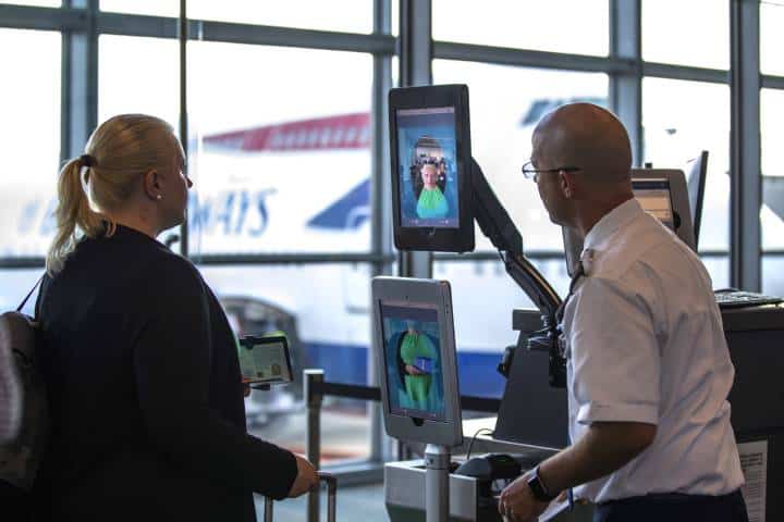 Sistem Pengenalan Wajah di Bandara
