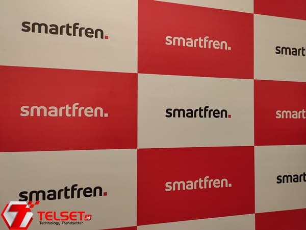 Smartfren ganti logo