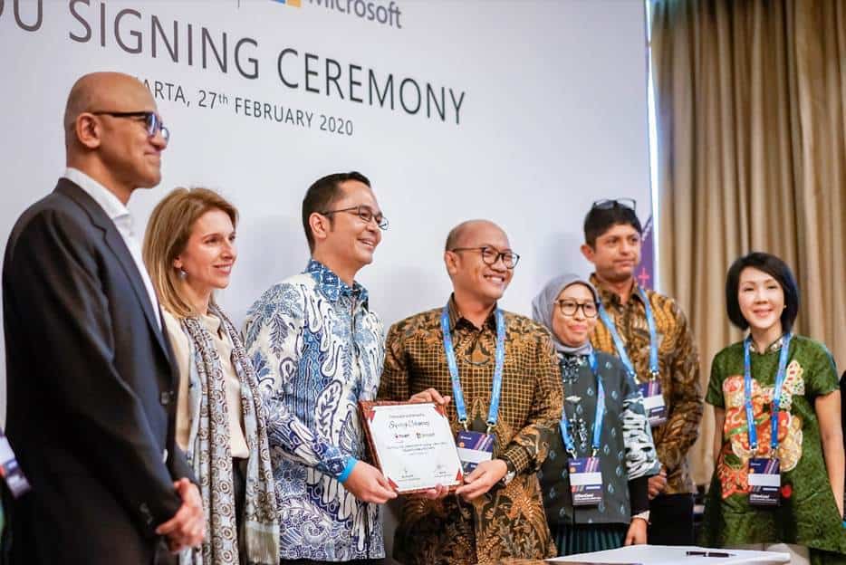 Kolaborasi telkomsel dan microsoft