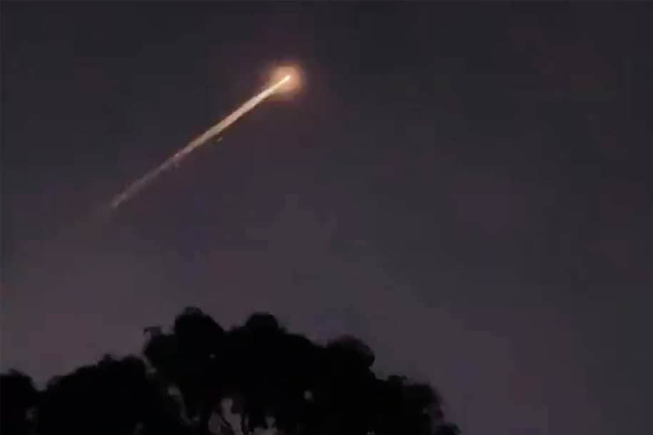 Penampakan Sinar Misterius di Langit Australia, Alien?