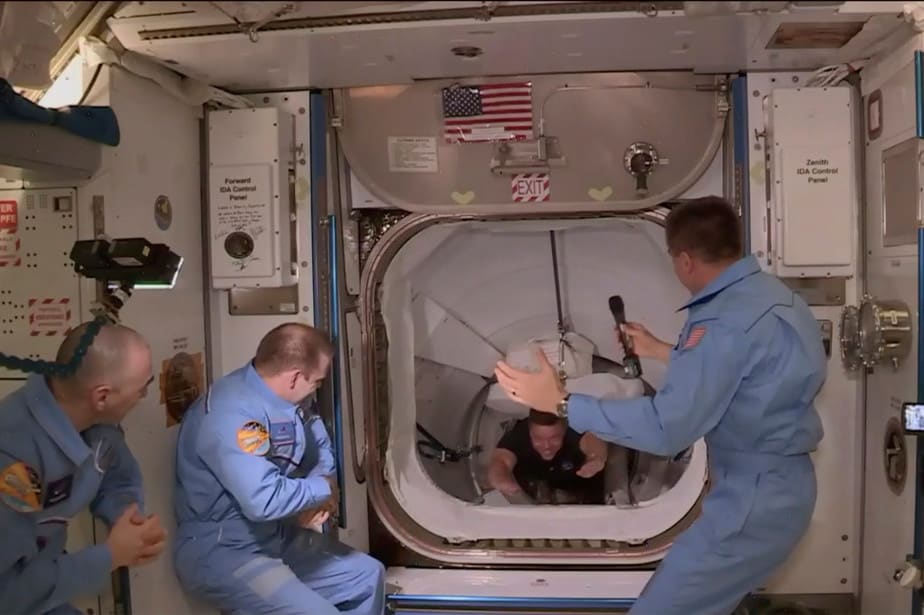 Astronot NASA Ceritakan Perjalanan ke ISS dengan SpaceX