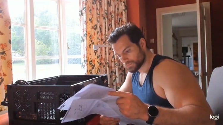 Henry Cavill Rakit PC Gaming (3)