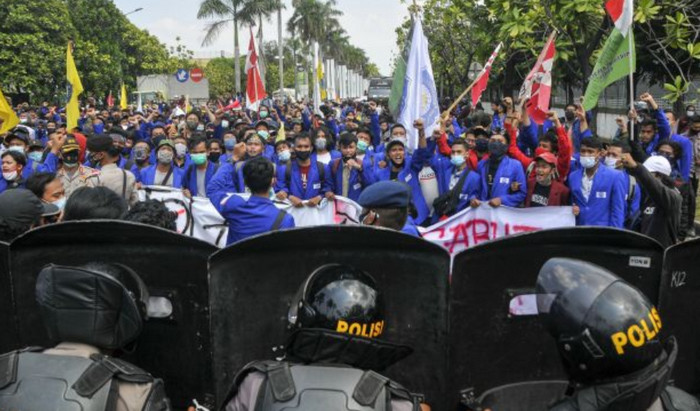 Awas Banyak Hoax UU Cipta Kerja, Ini Faktanya!