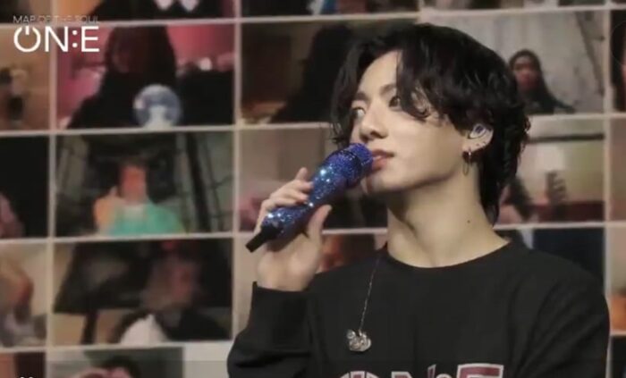 Live dengan Rambut Cepol, Jungkook BTS Jadi Trending Topic