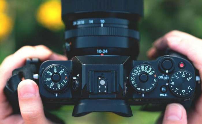 kamera mirrorless terbaik
