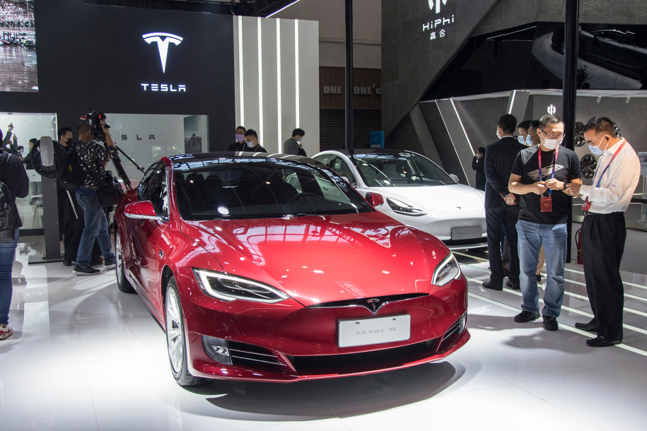 Diskon Tesla Model S Menjurus Pada Seks dan Ganja, Kok Bisa?