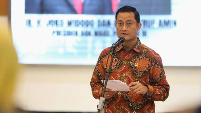 Mensos Juliari Korupsi