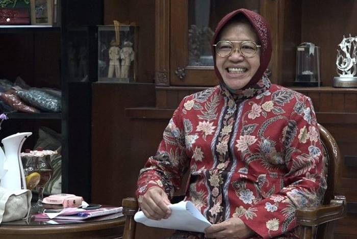 Presiden Jokowi Reshuffle Kabinet, Bu Risma Jadi Mensos