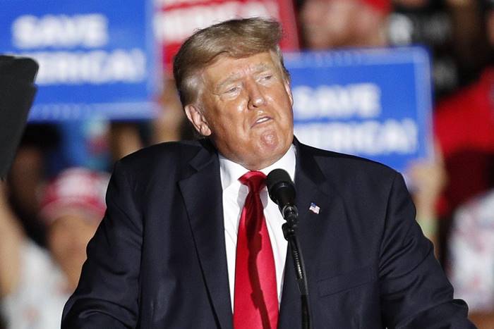 Donald Trump Gugat Facebook