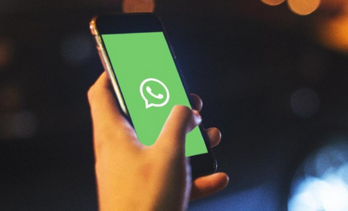 Balas Chat Grup WhatsApp