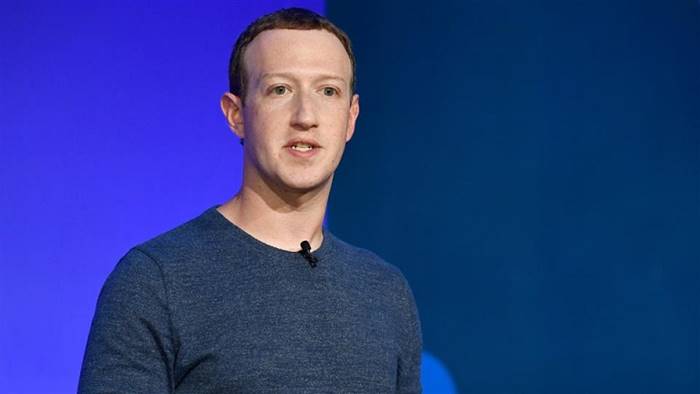Kekayaan bos Facebook Mark Zuckerberg Down
