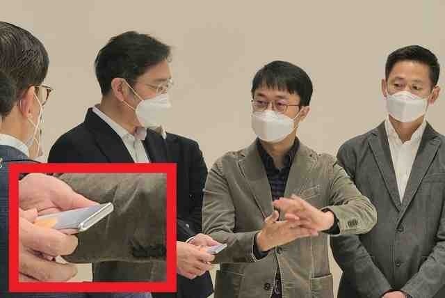 HP Ponsel Layar gulung Samsung