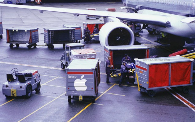 Pencurian iPhone di Bandara