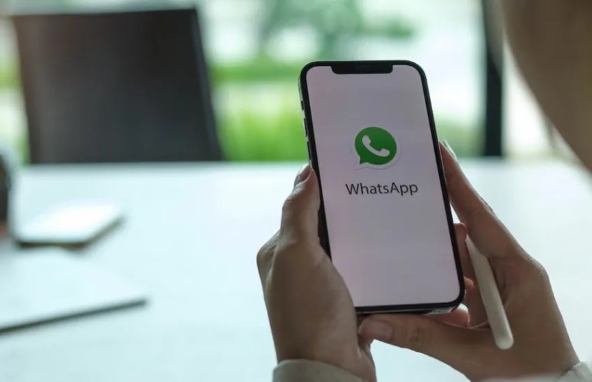 WhatsApp di iPhone Dukung Enam Emoji Reaksi Pesan