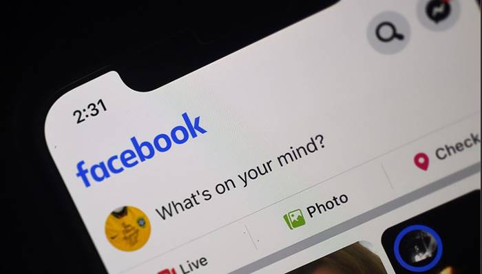 Facebook Feed Kronologis