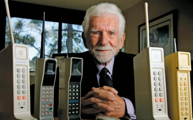 Penemu ponsel Martin Cooper Kecanduan ponsel