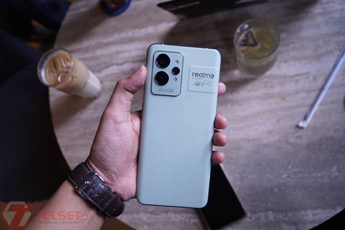 Realme GT 2 Pro Paper Green
