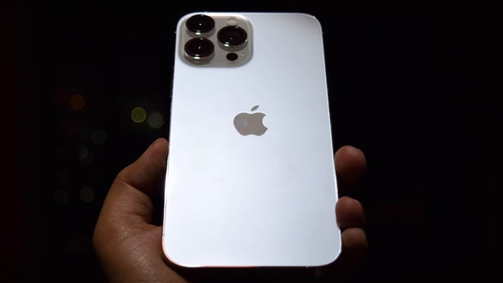 iPhone 13 Pro di Dasar laut