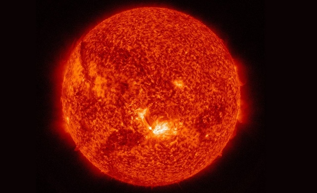 Badai Matahari Menuju Bumi