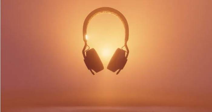 Headphone Adidas Sinar Matahari Tenaga Surya