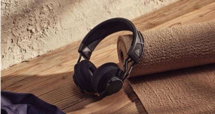 Headphone Adidas Tenaga Surya