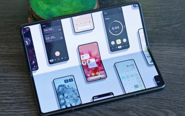 Layar Google Pixel Fold