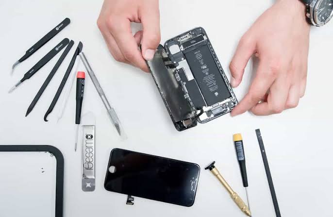 Service iPhone sendiri